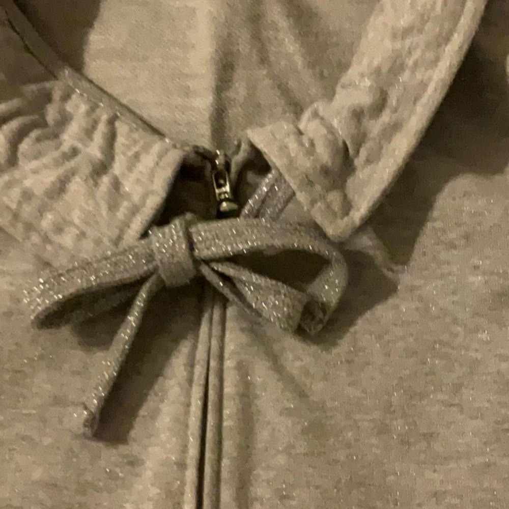 New York comfort zone gray sweatshirt. New without tags. - Picture 5 of 7